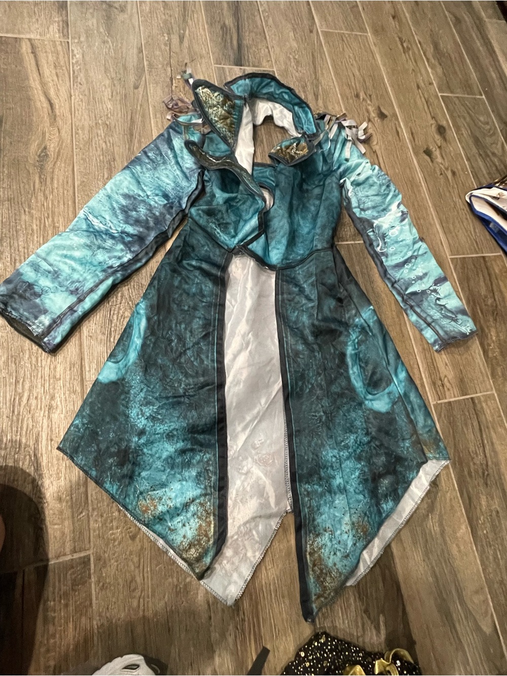 Disney Descendants Uma Teal Velvet Costume Cape with Shimmery Accents